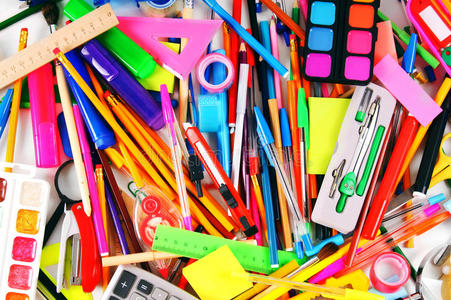 喷溅笔刷纹理背景 文具用品的创意新表达